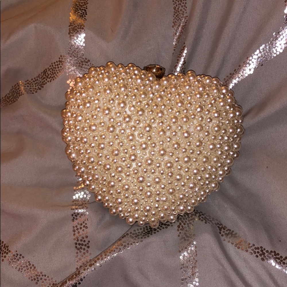 Pearl Heart Clutch With Shoulder Strap Option
